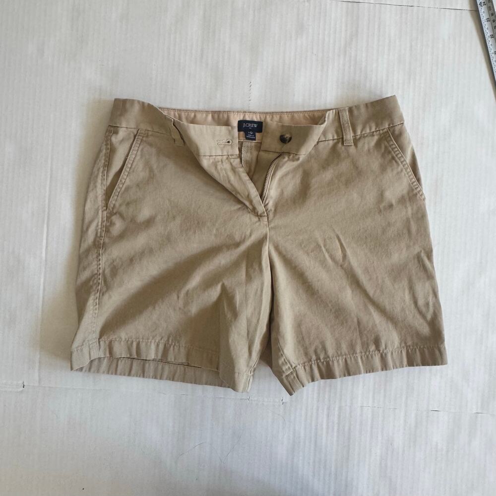 J. Crew Shorts Khaki Beige Tan Neutral Medium Size 10 basics